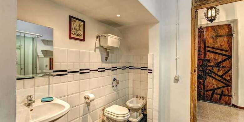 Campo De Fiori 3 Bedroom Apartment