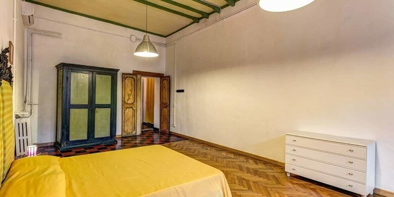 Campo De Fiori 3 Bedroom Apartment