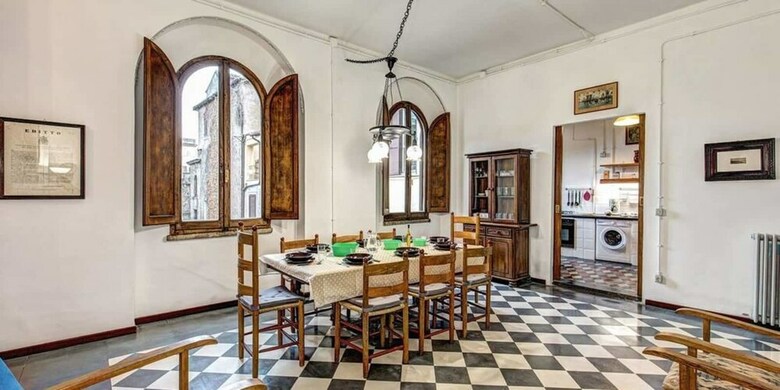 Campo De Fiori 3 Bedroom Apartment