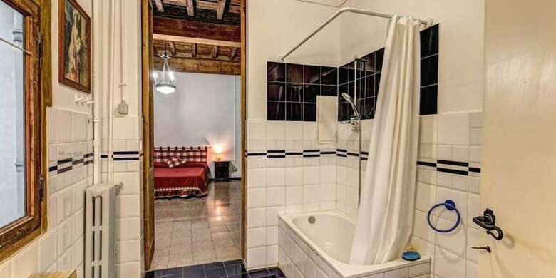 Campo De Fiori 3 Bedroom Apartment