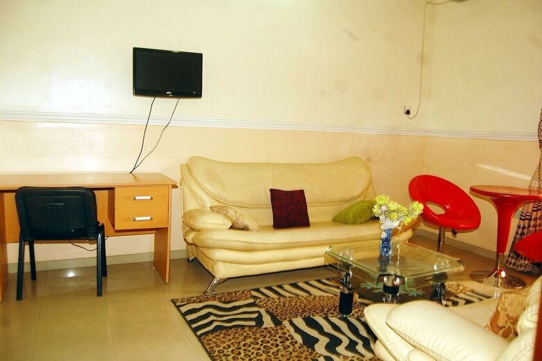De-b Garden Hotel