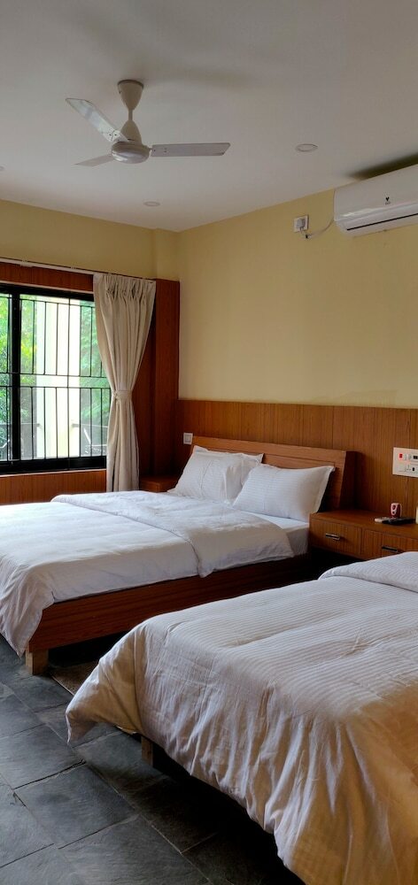 Hotel Rhino Land Jungle Lodge