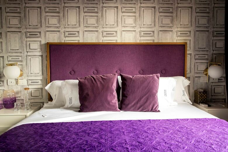 Bed & Breakfast Pug Seal Anatole France