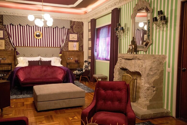 Bed & Breakfast Pug Seal Anatole France