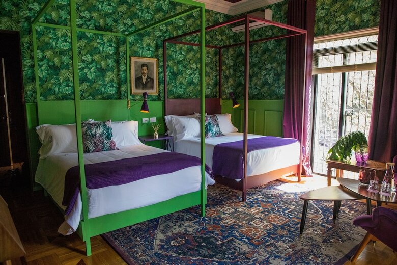 Bed & Breakfast Pug Seal Anatole France