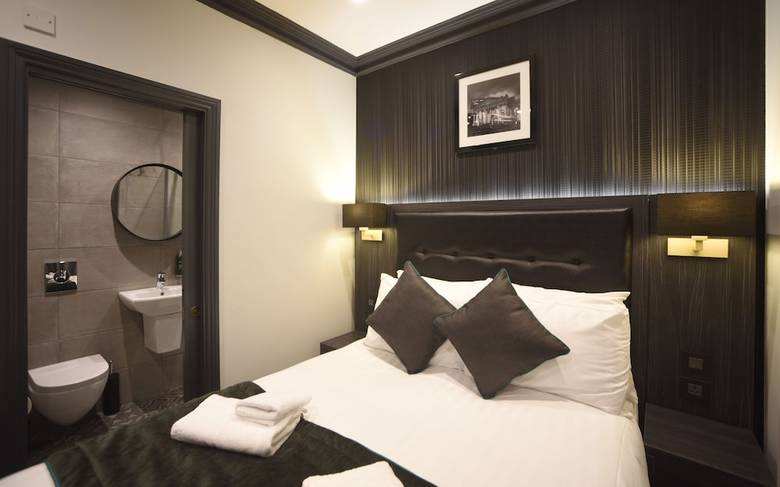 Hotel The Pack And Carriage London