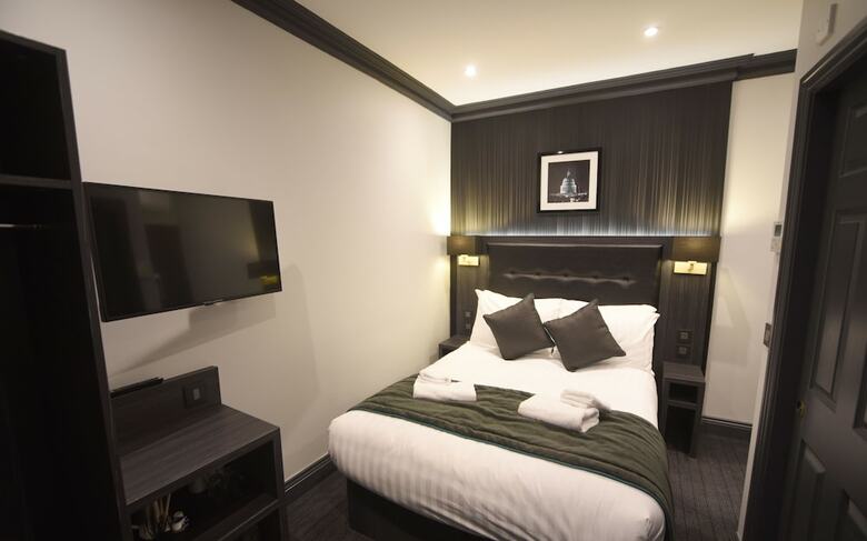 Hotel The Pack And Carriage London