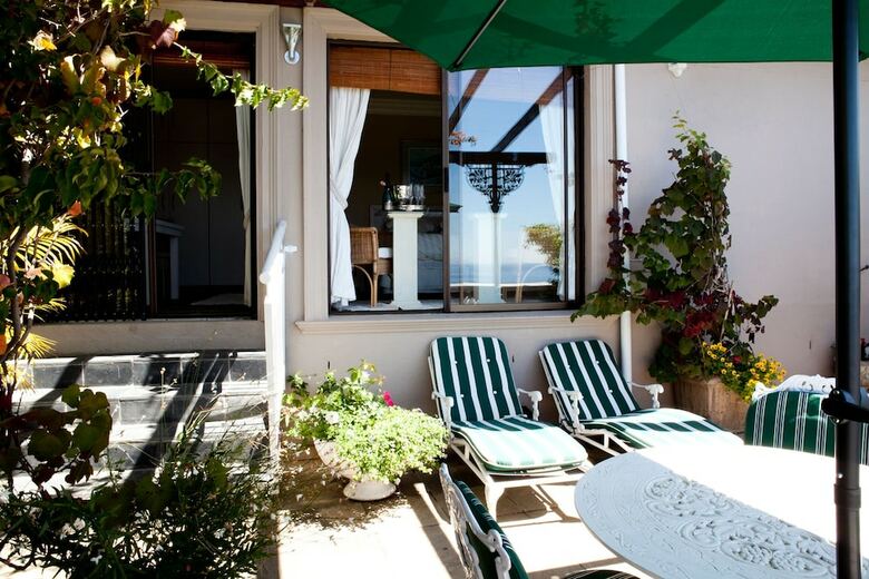 123 Ocean View Drive Apartment