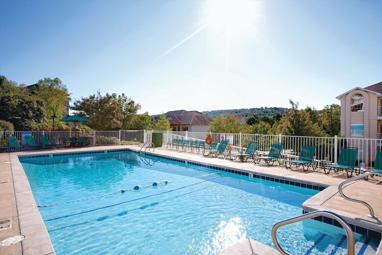 Hotel Club Wyndham Branson At The Falls