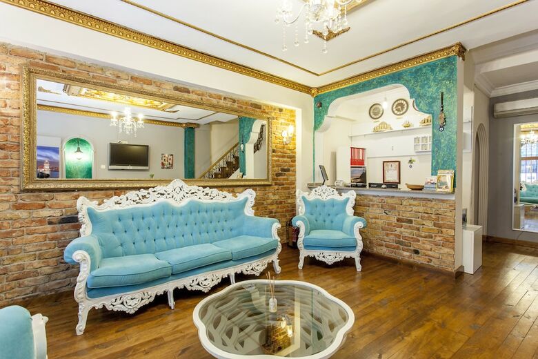 Dora Hotel