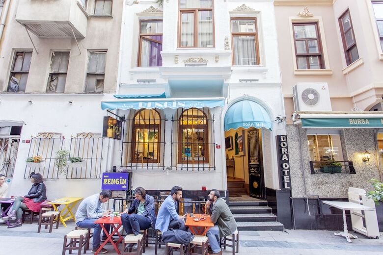 Dora Hotel