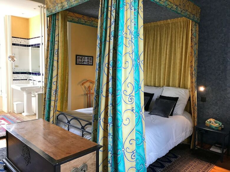Chateau La Pierre Lev�e (bed & Breakfast)