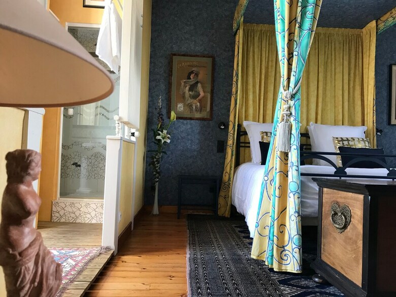 Chateau La Pierre Lev�e (bed & Breakfast)