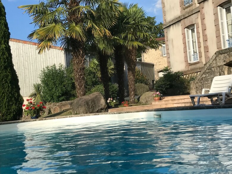 Chateau La Pierre Lev�e (bed & Breakfast)