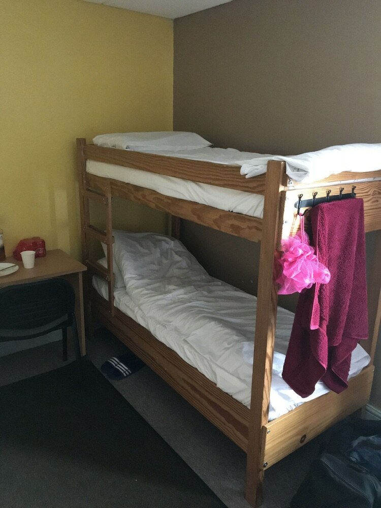 Hostal Harlow International Hostel
