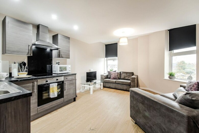 Infinity Apartments Metropolitan House 3
