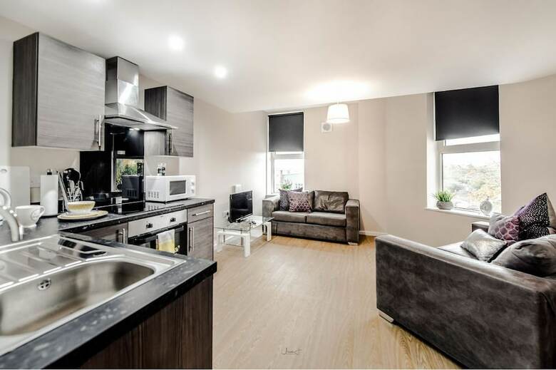 Infinity Apartments Metropolitan House 3