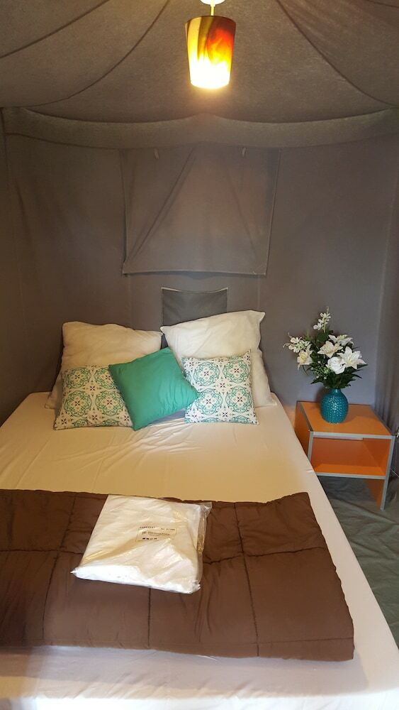 Camping De L'�le