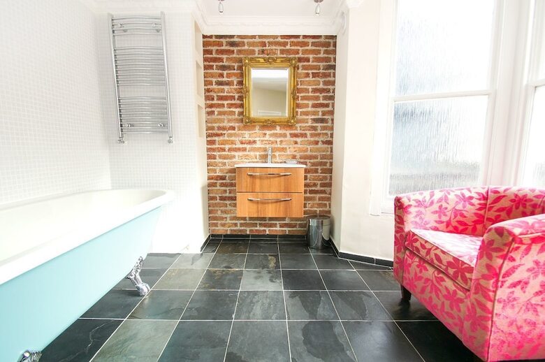 Sillwood Balcony Apartment