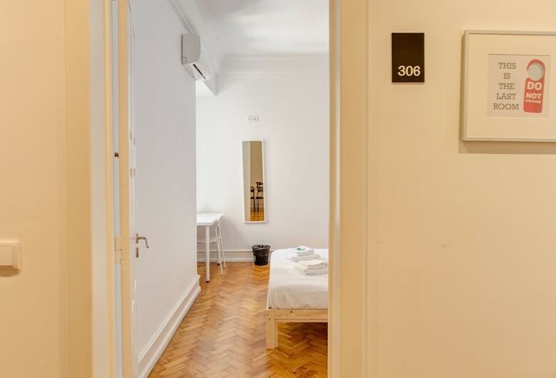 Hotel Home Out Rooms & Apartments