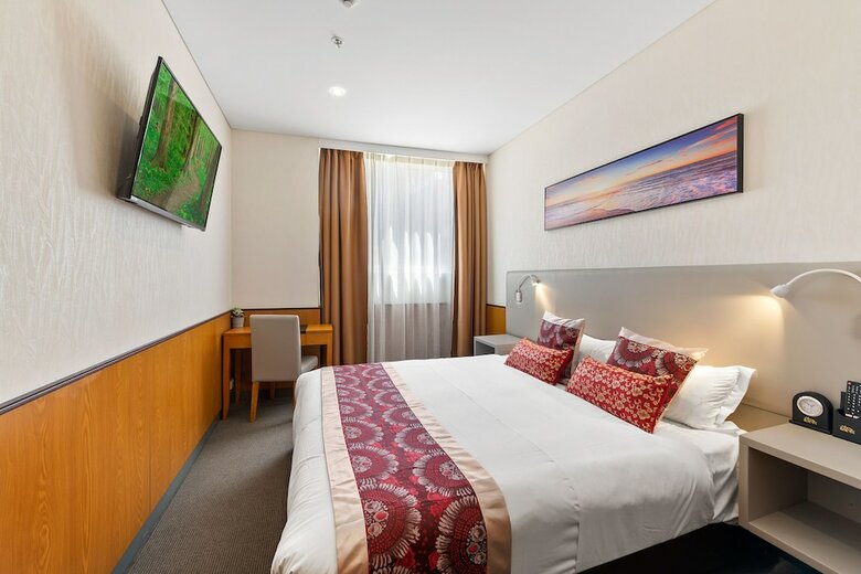 Sydney Hotel Qvb