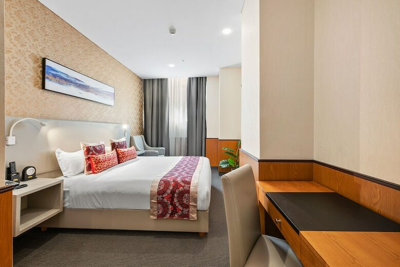 Sydney Hotel Qvb