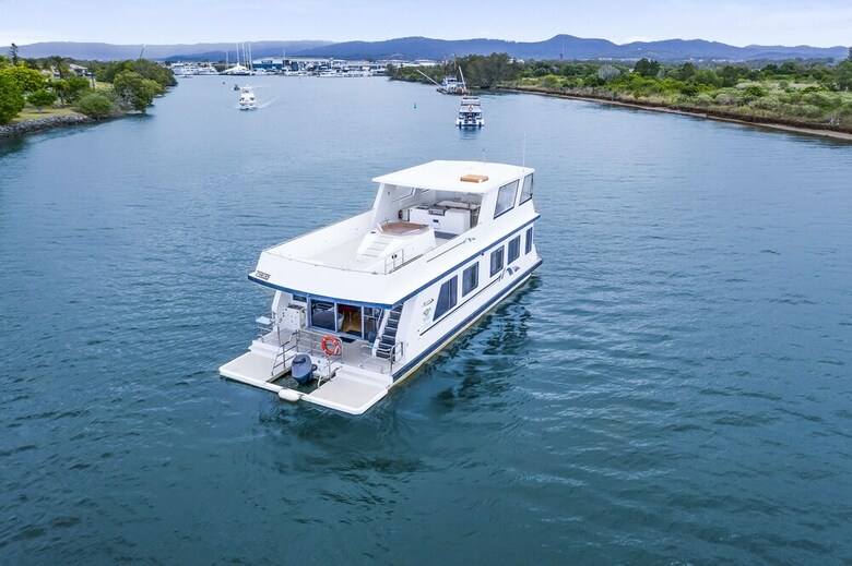 Coomera Houseboat Holidays