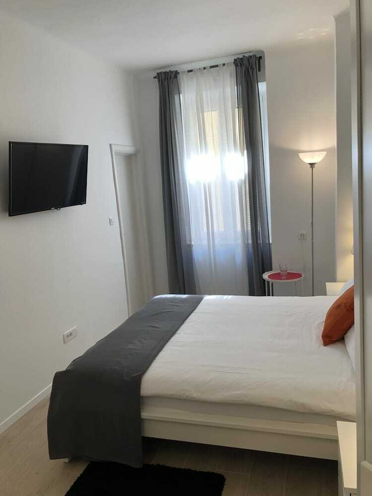 Hotel Sir John's Rooms