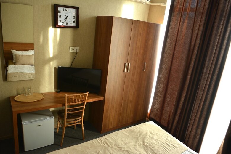 Hotel Gm City Binagadi