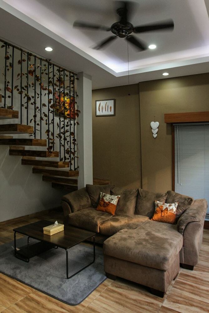 Hotel The Vishaka Villa