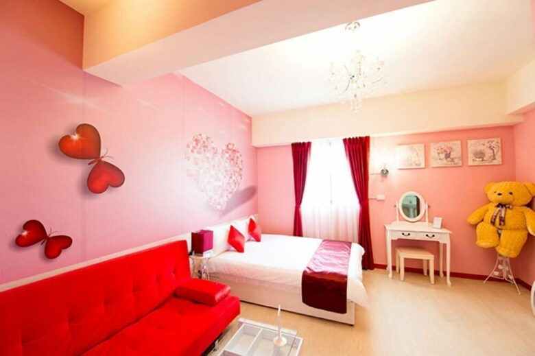 Hotel Yizhong Street Meets Summer