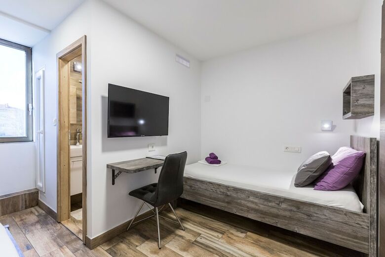 Hotel Apinelo Tower Rooms
