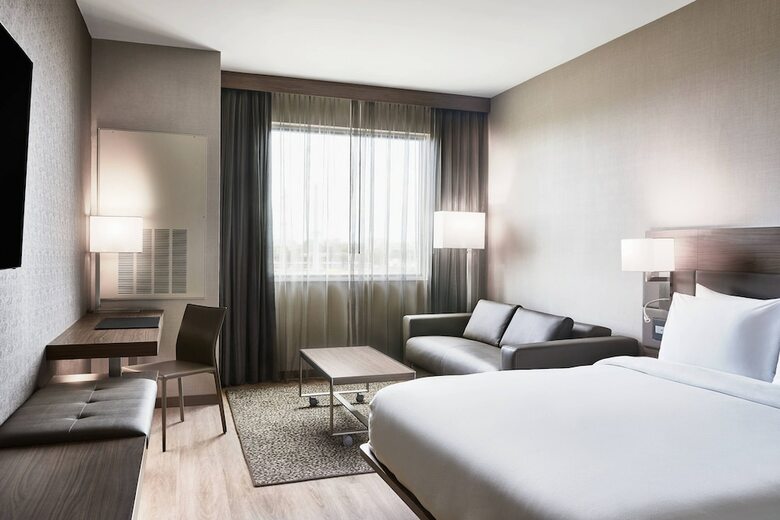AC Hotel By Marriott Miami Airport West/doral