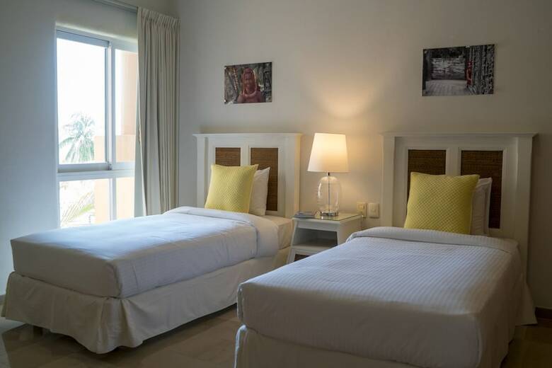 Apartamentos Costa Brava A3. Ocean View And Protected Beach Near Home