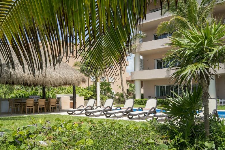 Apartamentos Costa Brava A3. Ocean View And Protected Beach Near Home