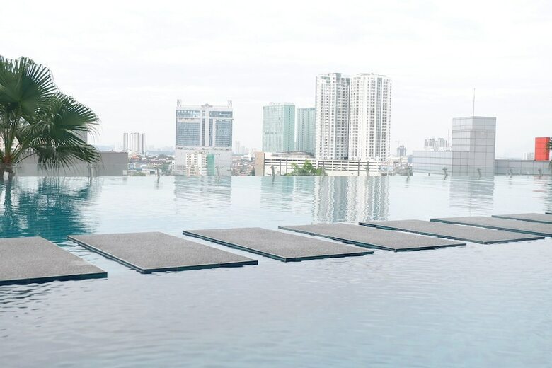 Apartamentos Flexiasia City Garden. Pinnacle Tower