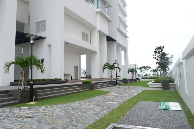 Apartamentos Flexiasia City Garden. Pinnacle Tower