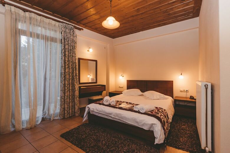 Hotel Thea Mainalou