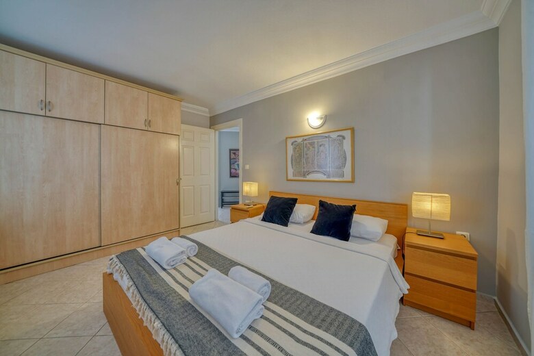 Ada Apartment