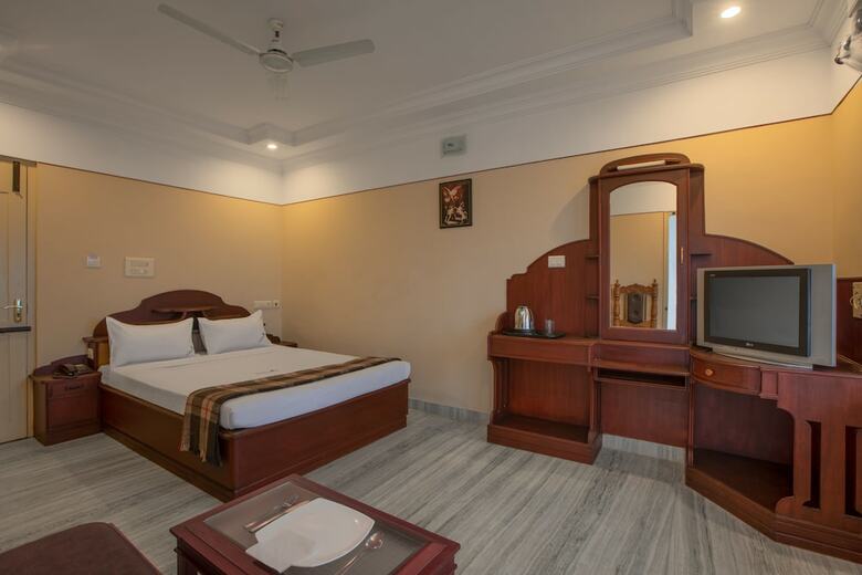 Hotel Vashanth Krishna