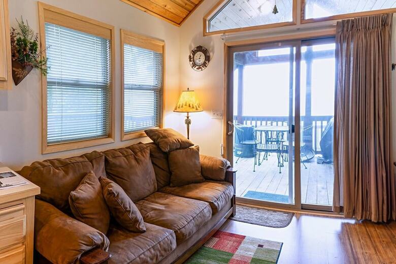#45 The Cabins At Hyatt Lake-sleeps 4