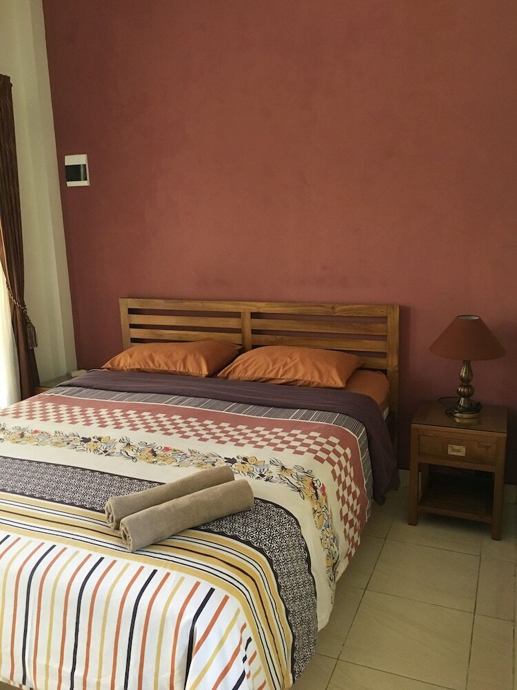 Aloha Hotel