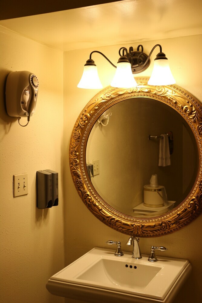 Historic Coronado Motor Hotel