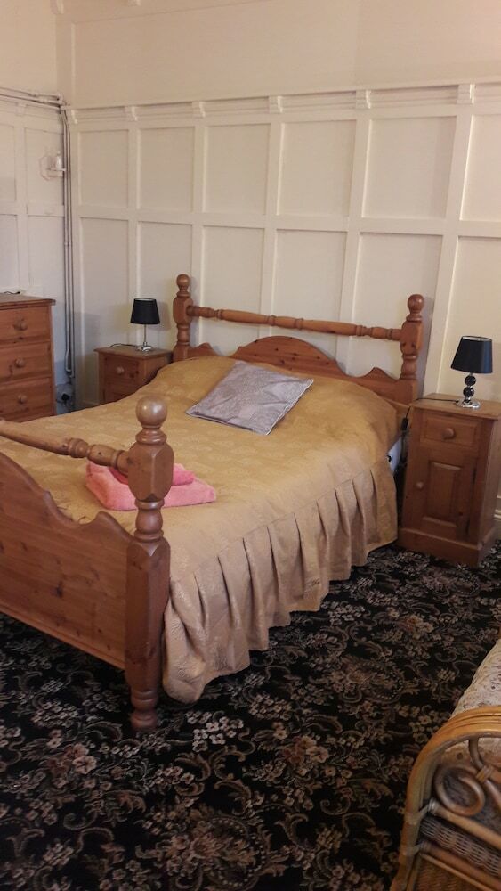 Hotel Tudor House