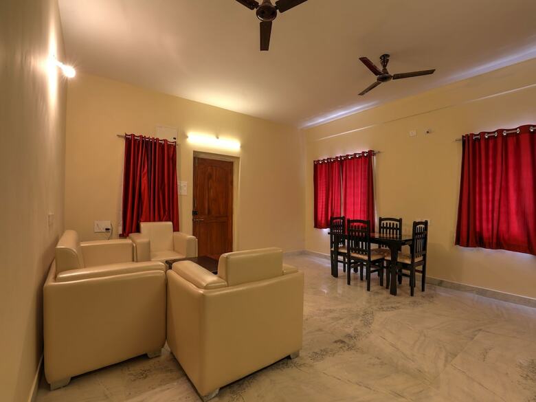 Hotel Oyo 15168 Sucasa Homes