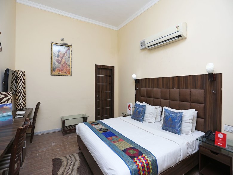 Hotel Oyo 15201 The Marc Blu