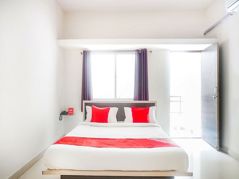 Oyo 14747 Hotel Prathik