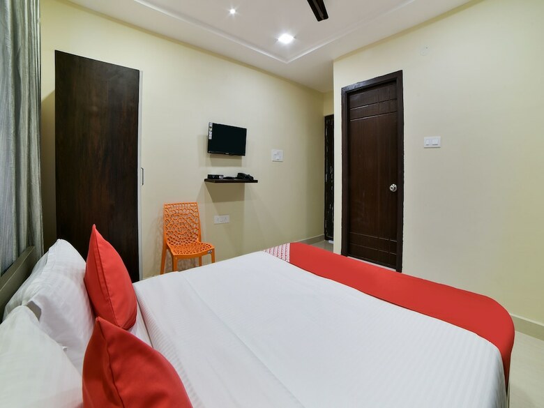 Hotel Oyo 16606 Iconic Living