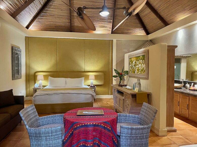 Hotel Coco Grove Beach Resort