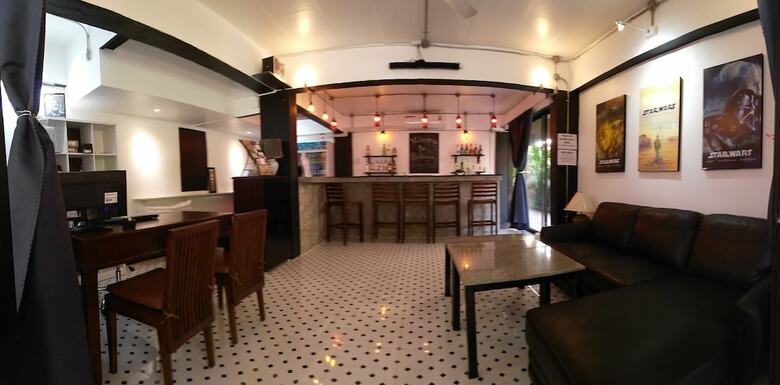 Hostal Bodega Chiang Mai Party Hostel - Adults Only